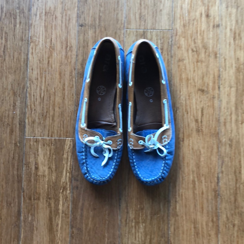 Leather boat shoes